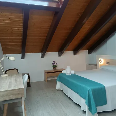 Turisticos Puerta Del Rastro 2-2 * Ávila