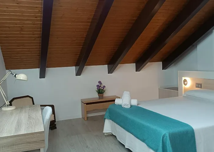 Turisticos Puerta Del Rastro 2-2 * Ávila